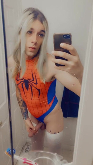 CarmenMelatonin: Sexy Spider Girl chce hrát