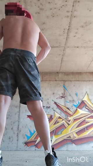 Morbosete000: Açık havada işeme ve tanga gösterme