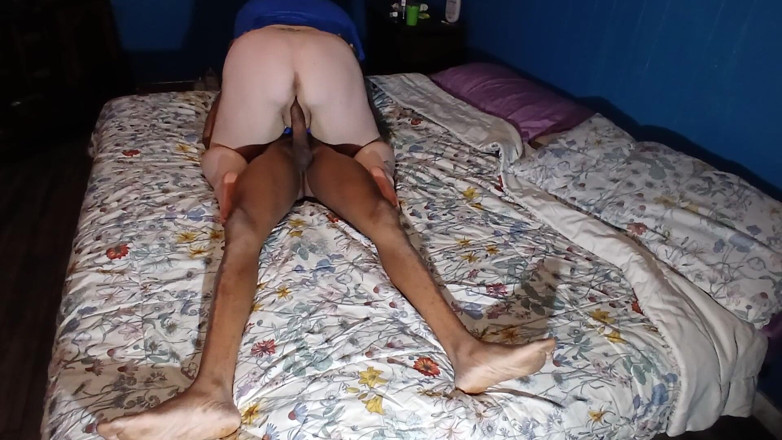 Big uhaul: Jazda Big Dick w moim łóżku późno w nocy