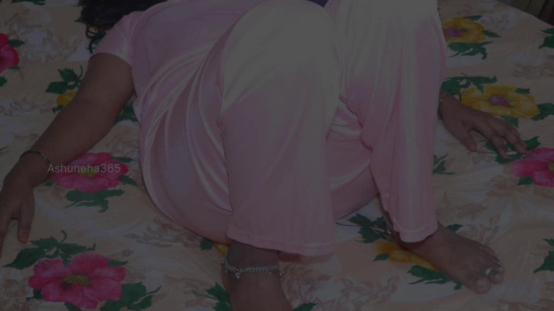 Ashuneha365: Cuplu indian telugu desi sexy futându-se cu romantism în pat