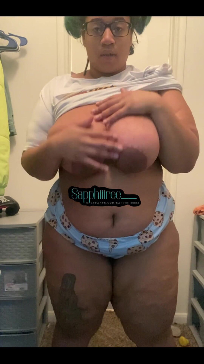 Biggdebbie solo: Товстушки люблять трясти цю товсту дупу