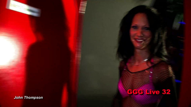 Real Porn Amateur: Bukkake gangbang v zákulisí a polykání Ggg John Thompson