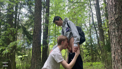 Matty And Aiden: หนุ่มวัยรุ่นเกย์ Matty และ Aiden เกือบโดนจับได้ตอนดูดควยกัน outdoor