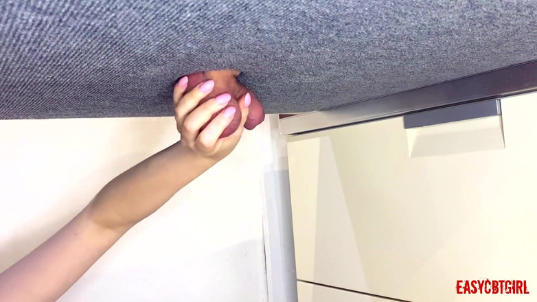 AnnyCandyPainboy: Sahibe taşakları parmaklıyor ve parmakla sikiyor easycbtgirl
