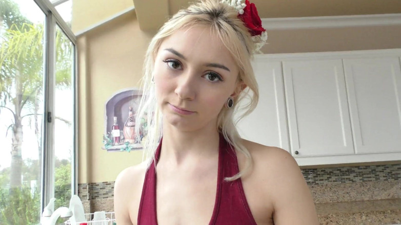 Perv Milfs n Teens: Chloe Temple's Stepdaddies Dick Is Bigger Than Her Dildo So...