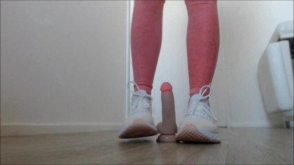 Inkeddutch: Sneaker-fetisch, leck sie sauber