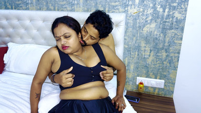 Raj00: Bhabhi India panas Saree Hitam Dikongkek Kasar Oleh Audio Hindi...