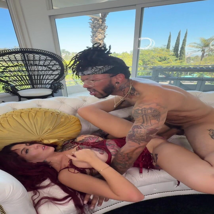 FlightLifeXXX: ルナ・レジェンド視点 欲求不満のタトゥーだらけのスラットがBBCを激しく食べる