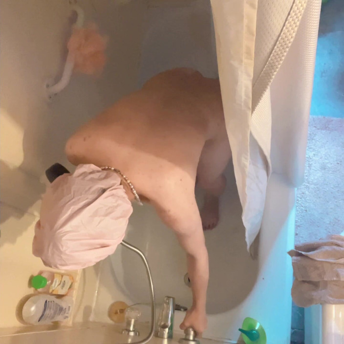 sweethanajapanese: Hot Weather Hana Need Cool Down Her Body