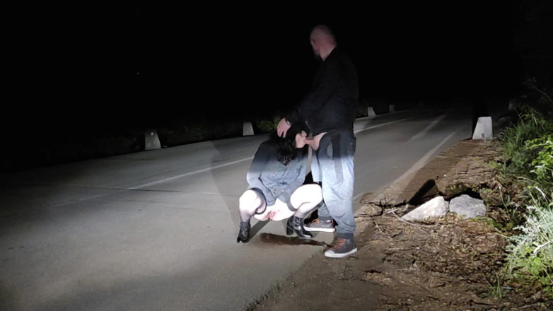 Toilet Mommy: Tato stará děvka miluje dělat na silnici