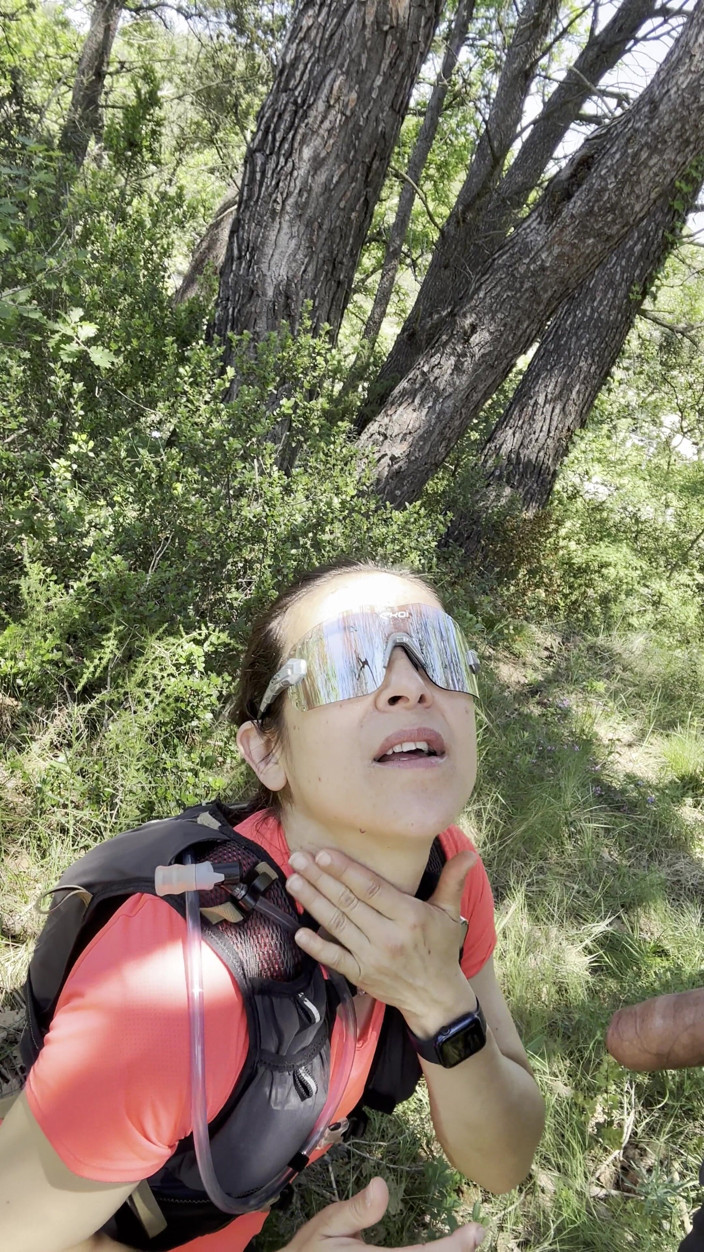 Dazzlingfacegirl: Blowjob While Hiking