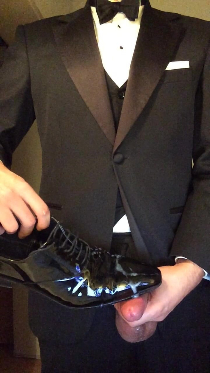 Master Shiny Shoes: Horny in Tuxedo