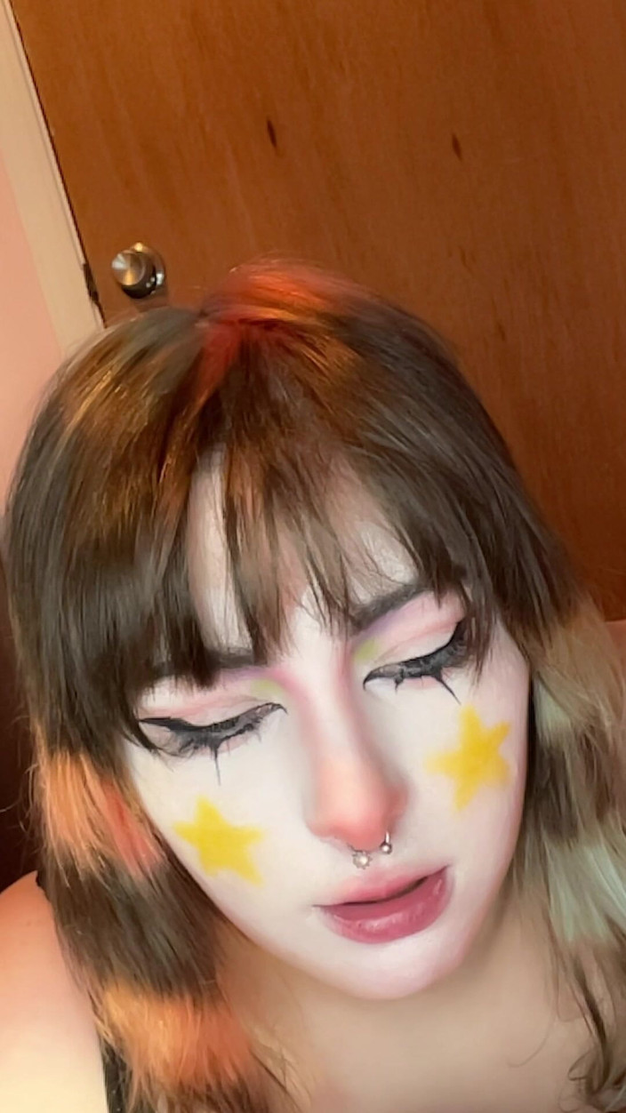 Mushroombitchx: Fața orgasmului galacticii