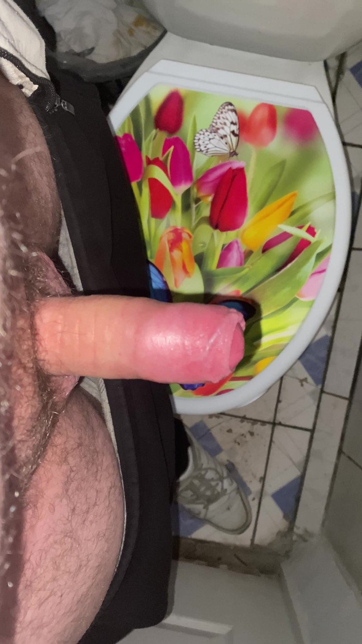 OsiaCA: 睡前在厕所的极端手淫