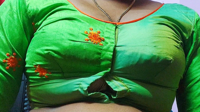 Desi Mohini: Cô giáo có bộ ngực to dạy học sinh của...