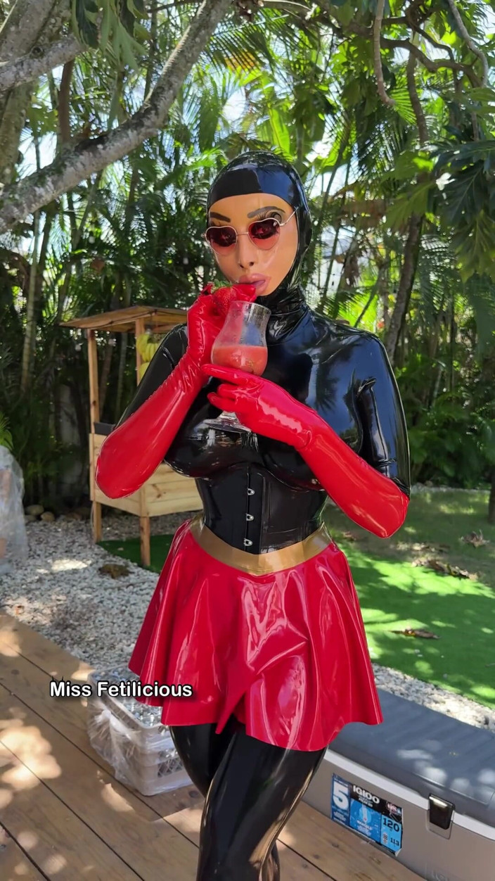 Miss_Fetilicious: Wearing Full Latex in the Caribbean Heat Can Be Very...