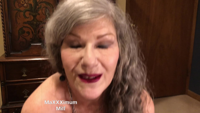 MaXXXimumMilf: Бабусі, які смокчуть член, носять помаду! Відео від першої особи, мінет + горловий камшот! Maxxximummilf