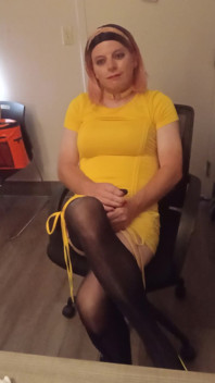 Gurl in Yellow