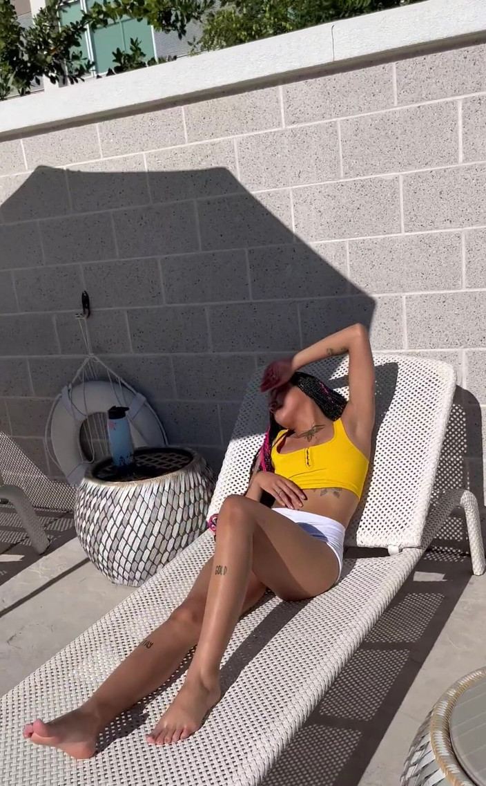 Slut me out: Fångade en baddie vid poolen