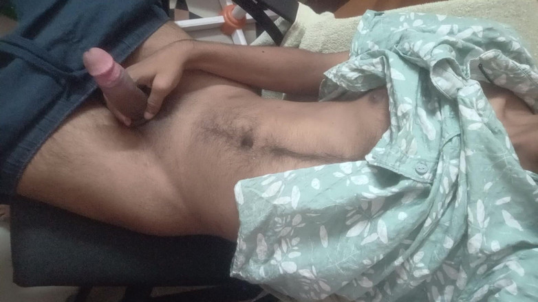 Suhas: Полуночная мастурбация от южно-индийского паренька