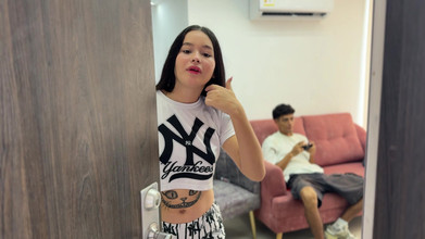 JhonAndSara: Semasa suami bermain dengan kawan baiknya dalam permainan, saya mengambil...