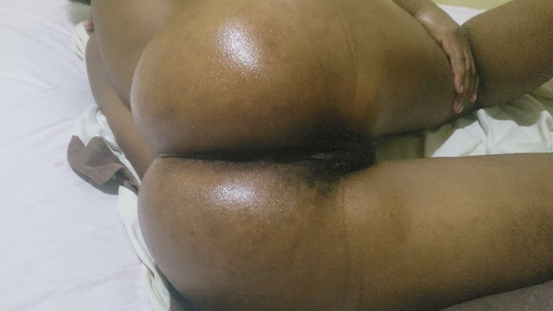 Lovemina: Big Ass Babes Teasing and Showing off Their Curves