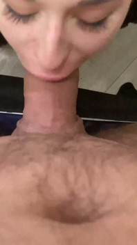Solo 18 anni e già un pompinara spudorato