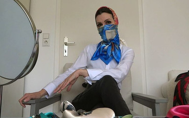 Lady Victoria Valente: Barevné saténové masky se hodí