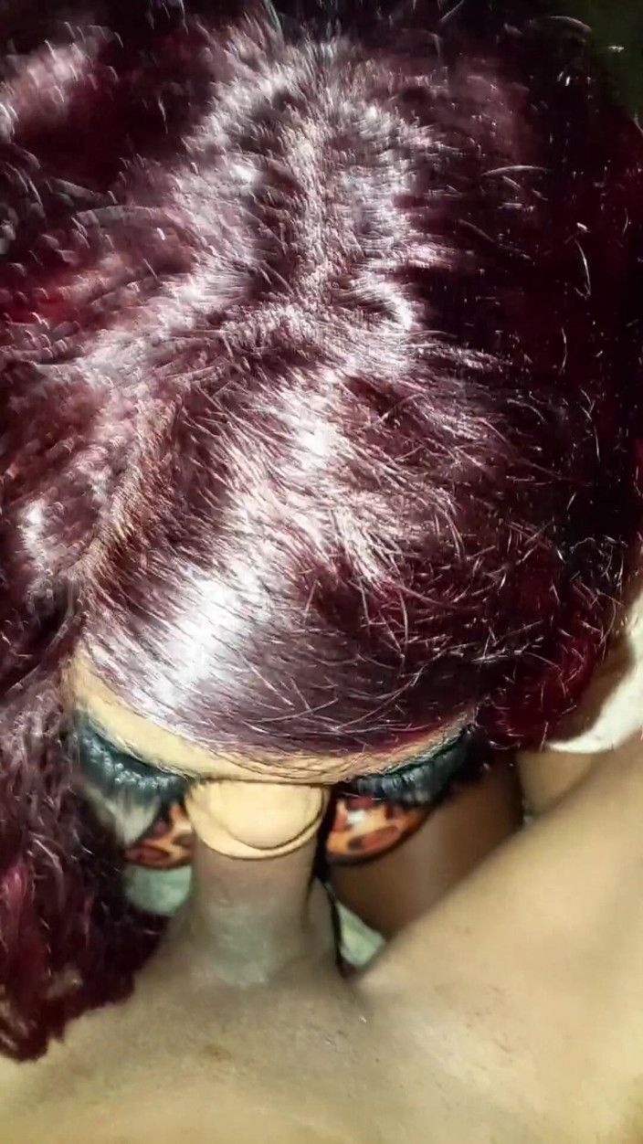 AndreaAndJean: Mi hermanastra se queda sola en casa y me pide...