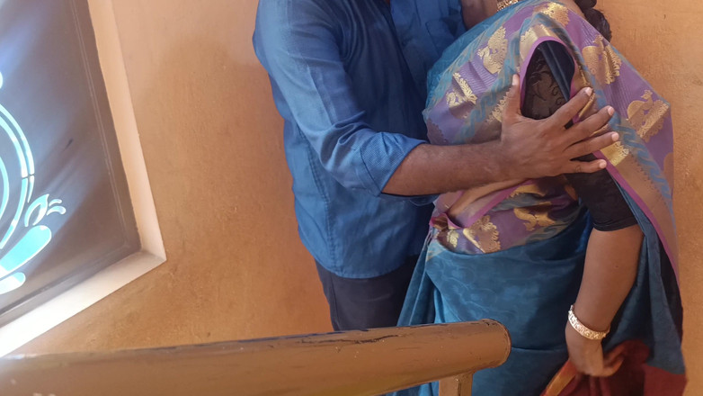 Pushpa studio: Zahýbající romantika v domácnosti na schodech