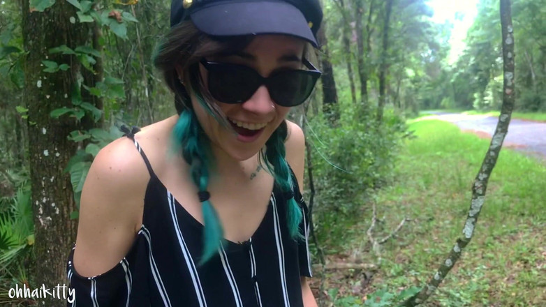 kactus kutie: Yol kenarında işiyor - yakalandı! Bad Audio