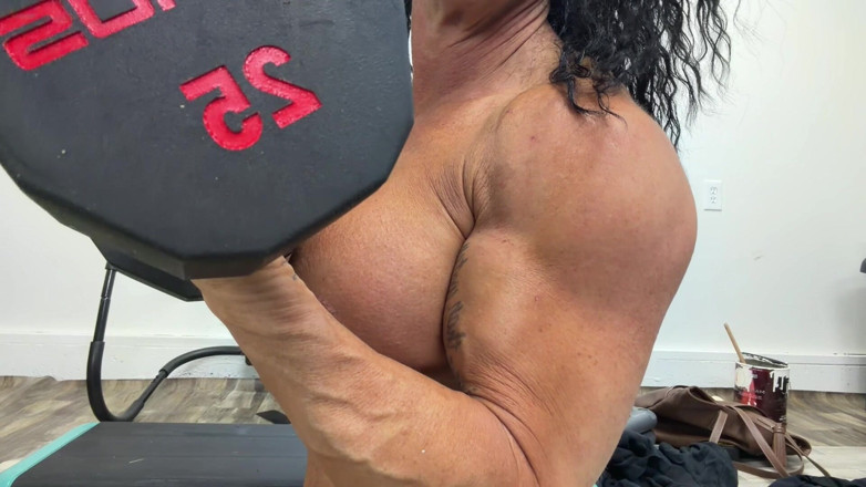 Kandylegsxxx: Kandy pompuje i wymaga twojego paskudnego orzecha