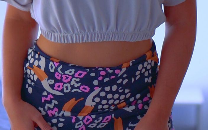 Little Dessert: Gadis kampus desi masturbasi rok sensual