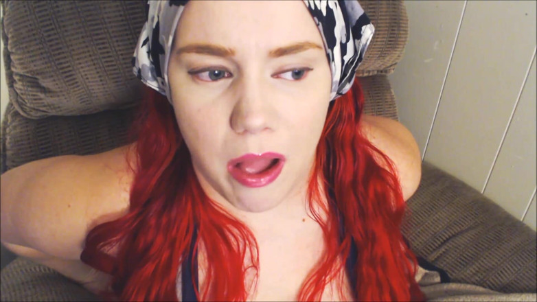 Scarlet Vixen: Bubblegum Bubble kouření!