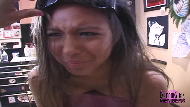 Dream Girls: Pamer badan lalu bertato