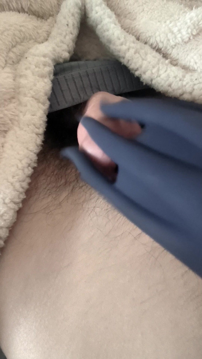 webcamboy98: लंड-सिर वाले वाइब्रेटर के साथ चरमसुख