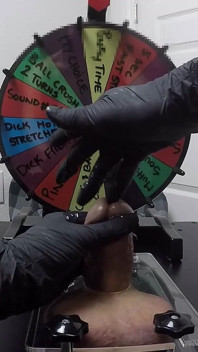 Meine stiefmutter spielt roulette mit meinem schwanz und drückt alle Säfte aus