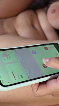 Ta zabawka sprawia, że spust jest jak szalony! Terri Honey Play Box