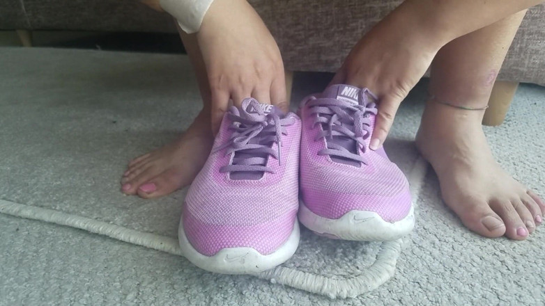 Footlicious3: I spit on my shoes. Smelly, filthy, dirty black socks