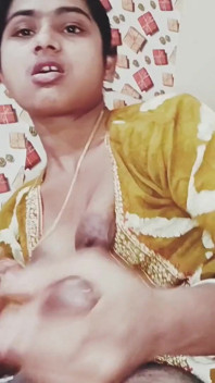 Sesión 26. Esposa india hace paja & mama su marido
