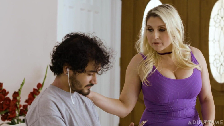Mommys Boy: Mommy's Boy - देखभाल करने वाली milf(चोदने लायक मम्मी) christie stevens सौतेले बेटे को चोदती है ताकि वह और अधिक व्यायाम कर सके