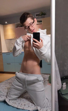 Alex Davey: Hotautoiágía a videa pro Vás Kluci, kteří chtějí mě hug...