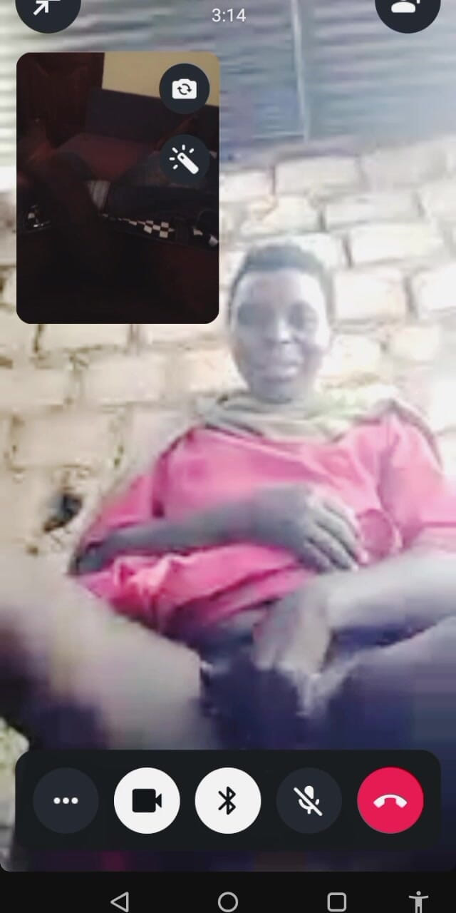 Me and my new slut: Dojrzała kobieta z plemiona Hadzabe na rozmowie wideo z BF,...