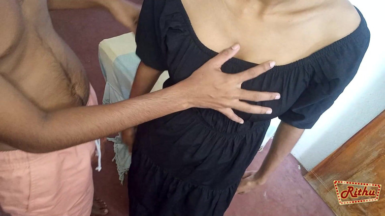 Rithu_Girl: Geile vriendin kan niet wachten om naar huis te gaan...