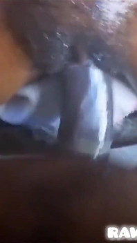흑인 대물 자지에게 따먹히는 핫한 갈색 머리