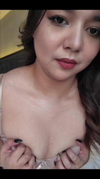I Know You Secretly Want to Take My Bra off