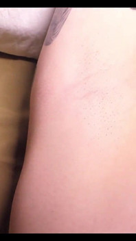 Tú sin valor cornudo, adoras mis axilas y limpias su semen