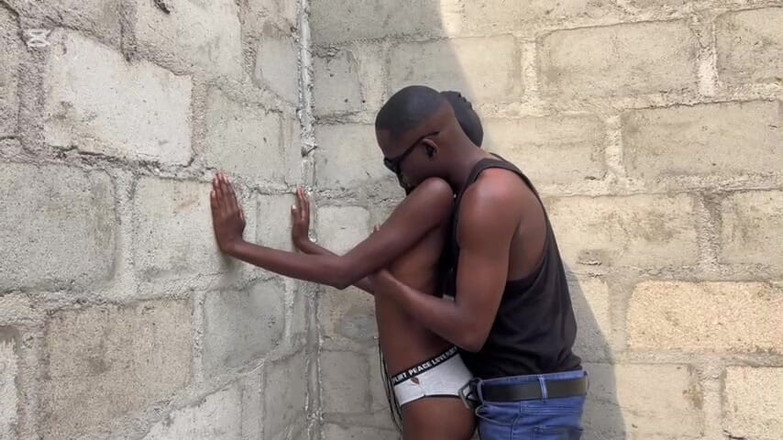 Gifttoobaby: Onunla tamamlanmamış bir binada tanıştım ve slime belini astı