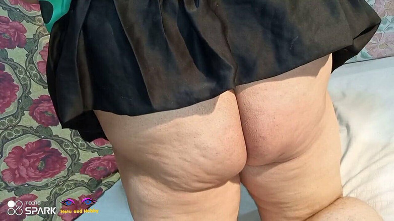 Netu: भारतीय नौकरानी netu सफाई करते हुए अपने बॉयफ्रेंड के साथ सेक्स बात करती है