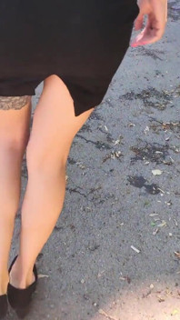 Mi vecina quiere sexo, follada al estilo perrito en el camino y se corre en su boca